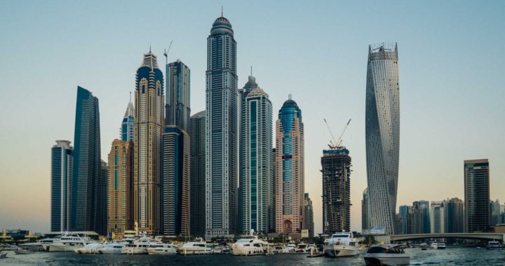 Dubai, modernità e innovazione abbracciano le antiche tradizioni del medio oriente.