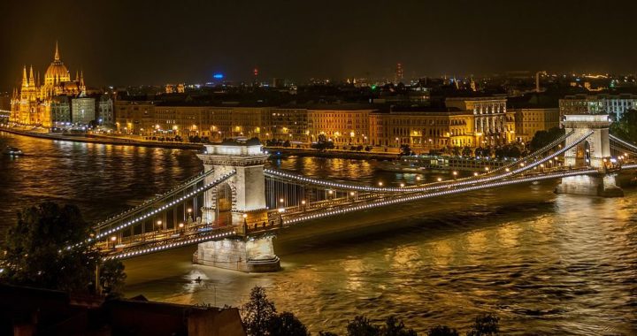 Offerta Budapest nel mese di Luglio: 3 o 4 notti in hotel centrale con volo a/r a partire da 112 euro a persona!